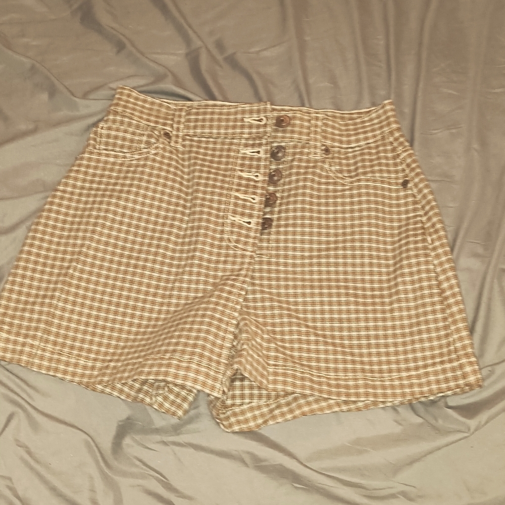 trendy plaid short from American Eagle